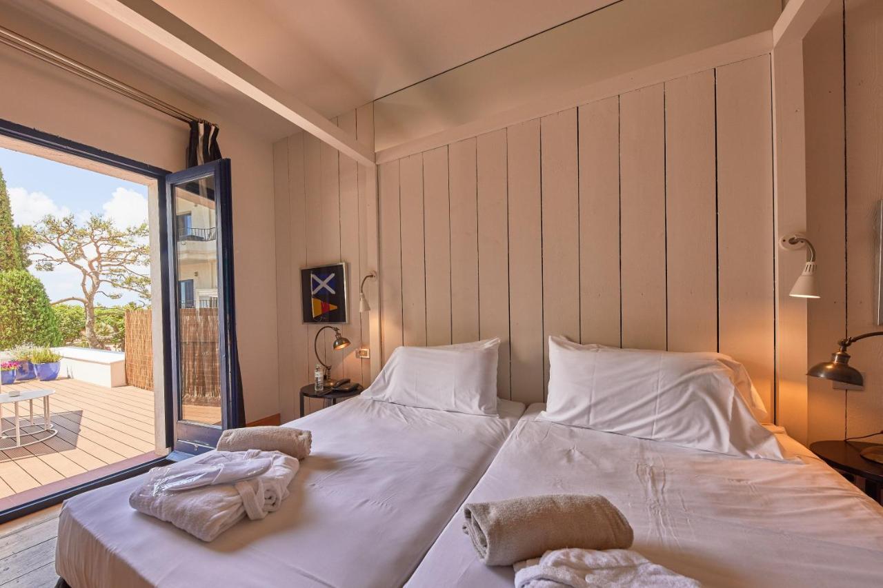 Hotel Trias Palamos Exterior photo