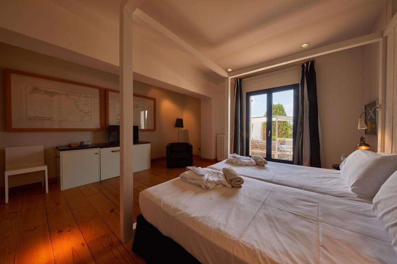 Hotel Trias Palamos Exterior photo