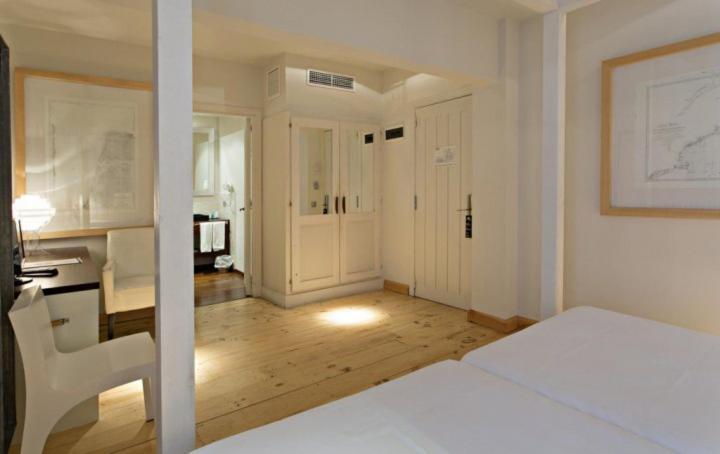 Hotel Trias Palamos Exterior photo