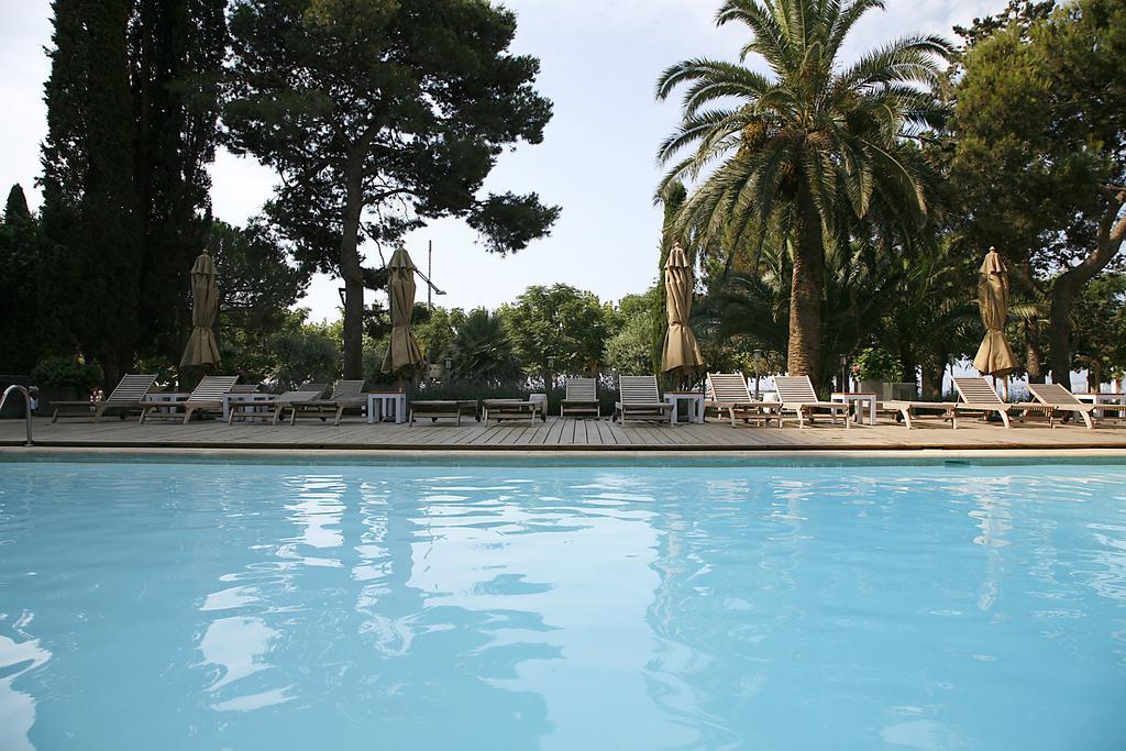 Hotel Trias Palamos Exterior photo
